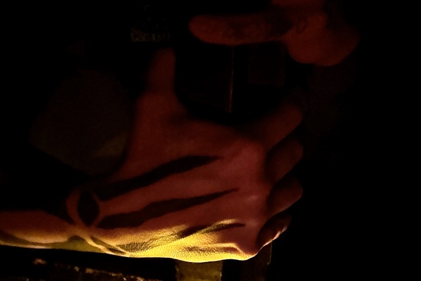 Фотография перформанса «Дом мертвеца»