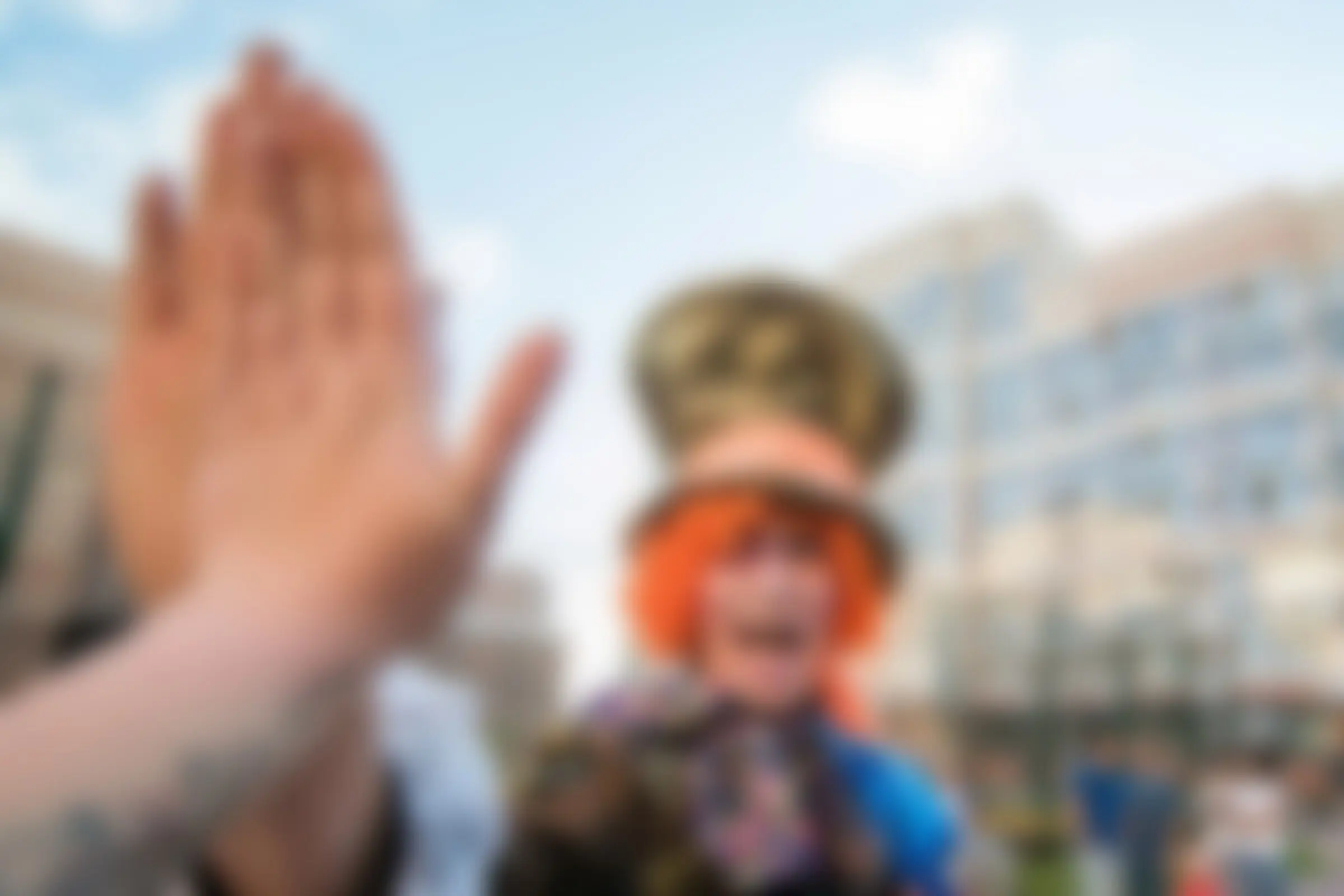 Откройте двери в мир квестов!