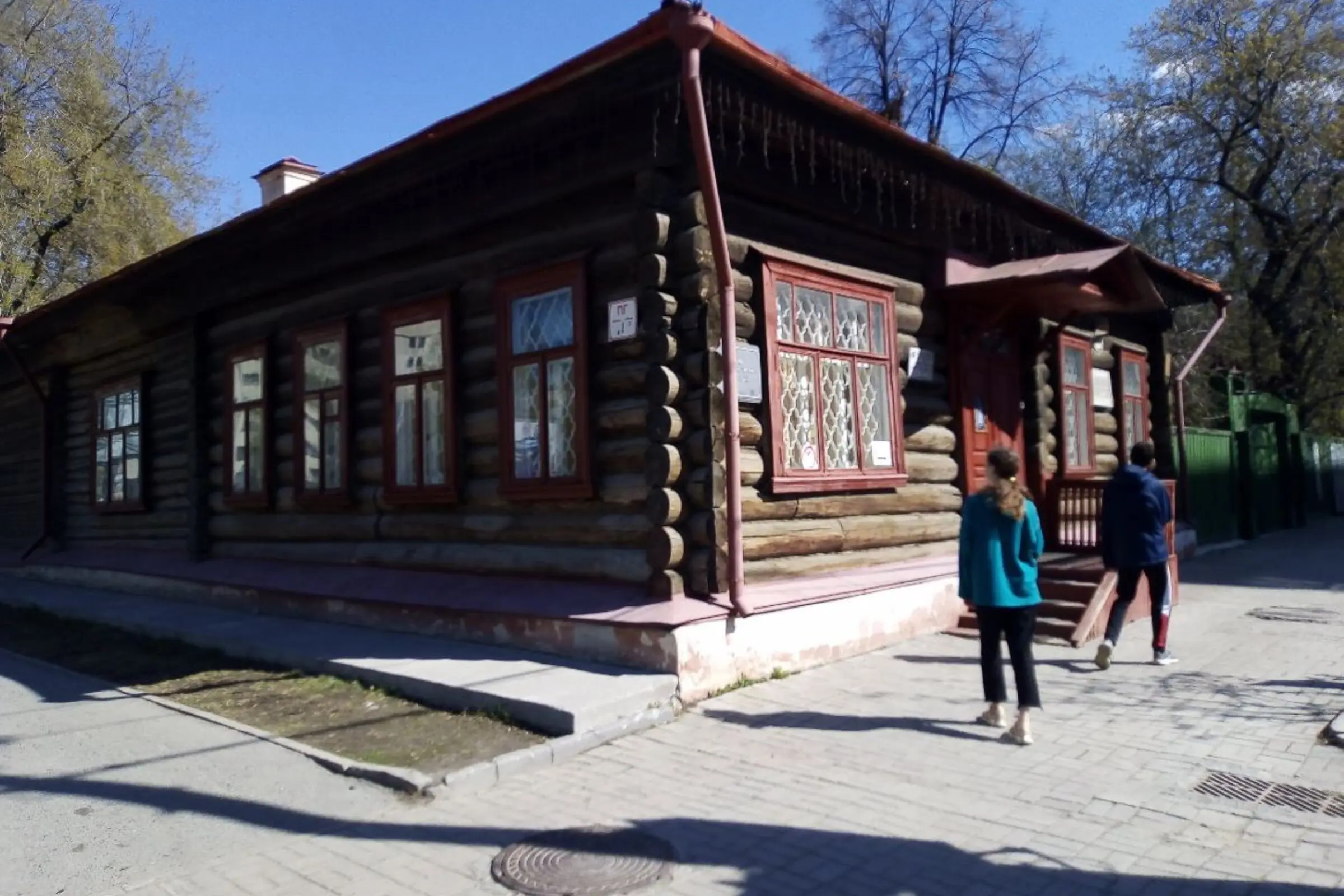 Откройте двери в мир квестов!