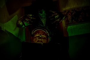 Фотография перформанса Незваные гости от компании Quest Stars (Фото 2)