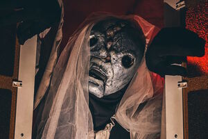 Фотография перформанса Dead Inside от компании Quest Stars (Фото 1)