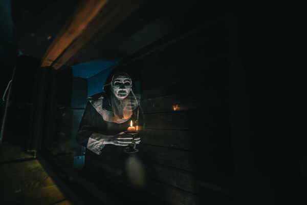 Фотография перформанса «Заклятие»